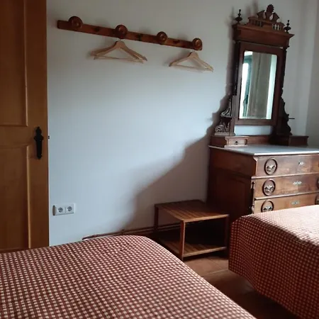 Dom wakacyjny Beautiful House And Garden At Serra Da Estrela, Perfect For Groups And Families